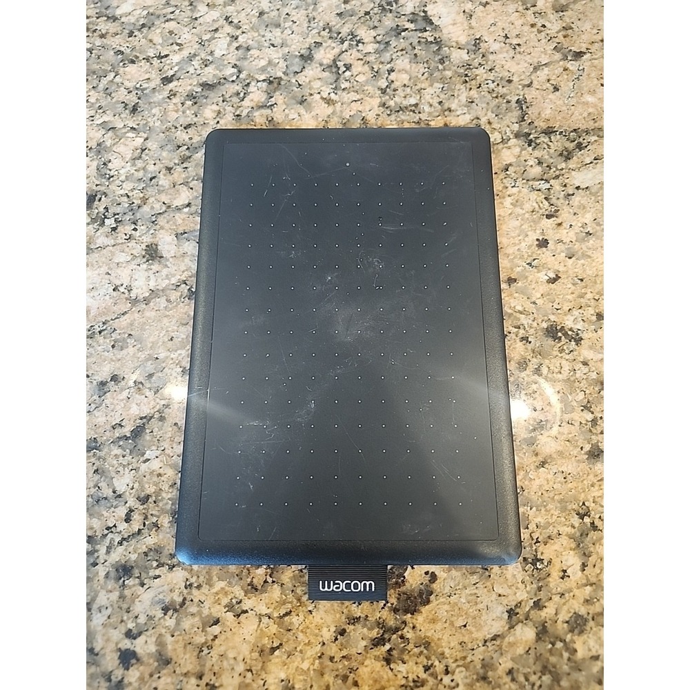 Wacom One by Wacom Small Creative‎ Graphics Table without Pen Drawing Table
